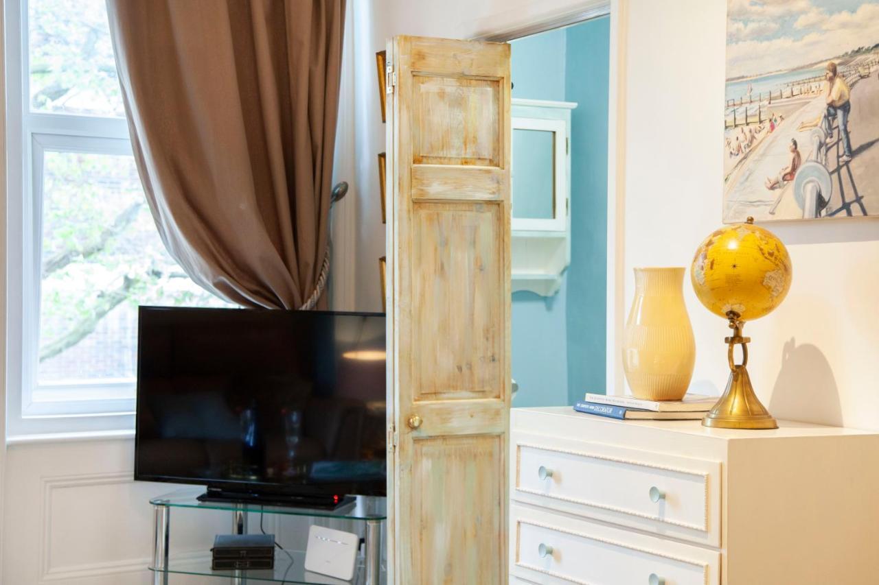 Treeside Suite By Grandeur Property ボーンマス エクステリア 写真