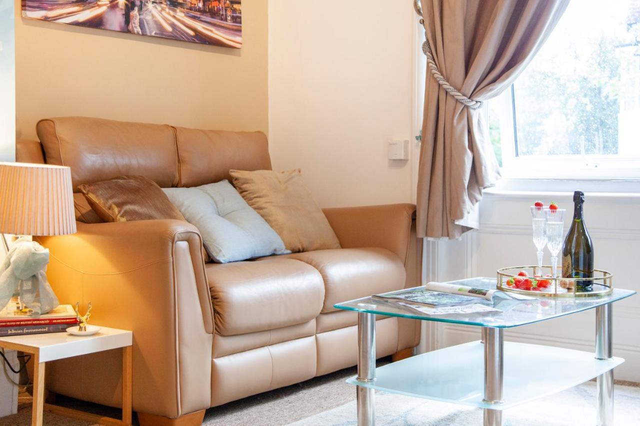 Treeside Suite By Grandeur Property ボーンマス エクステリア 写真